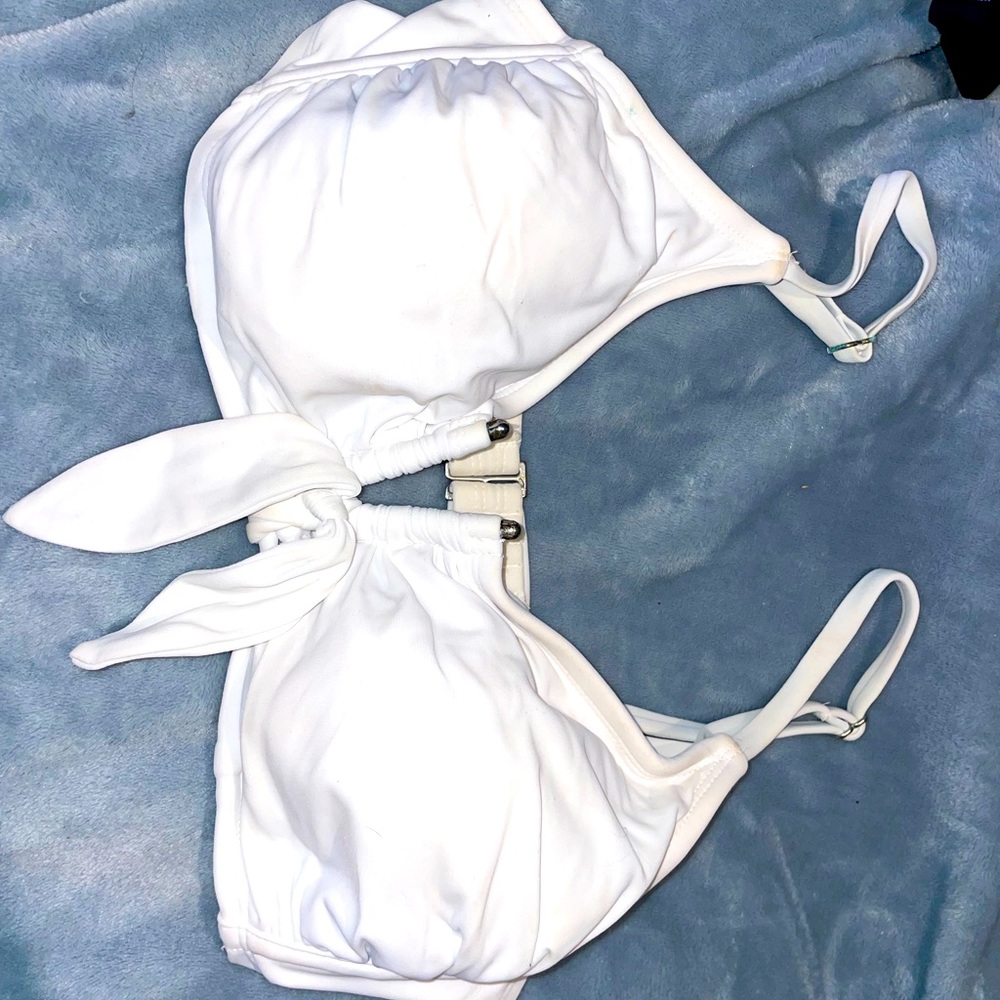 2 for $15 Women’s bikini top, good condition from target.